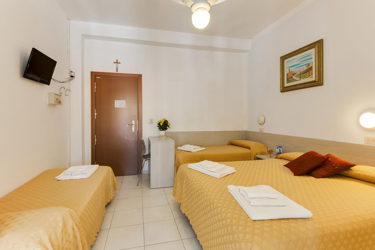 Nevia Hotel 2*